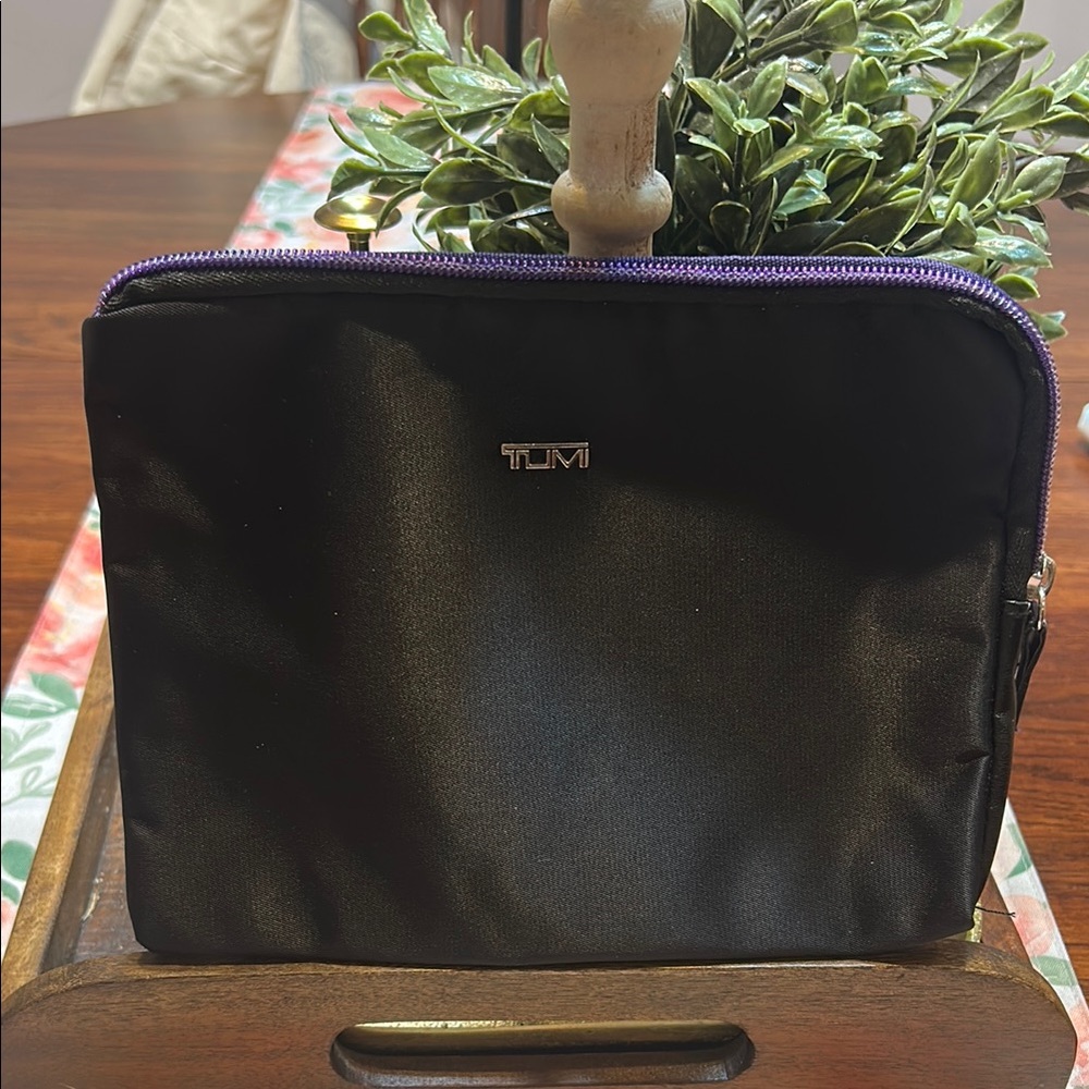 Tumi for Delta Black and Purple Toiletry Bag Sleek Design